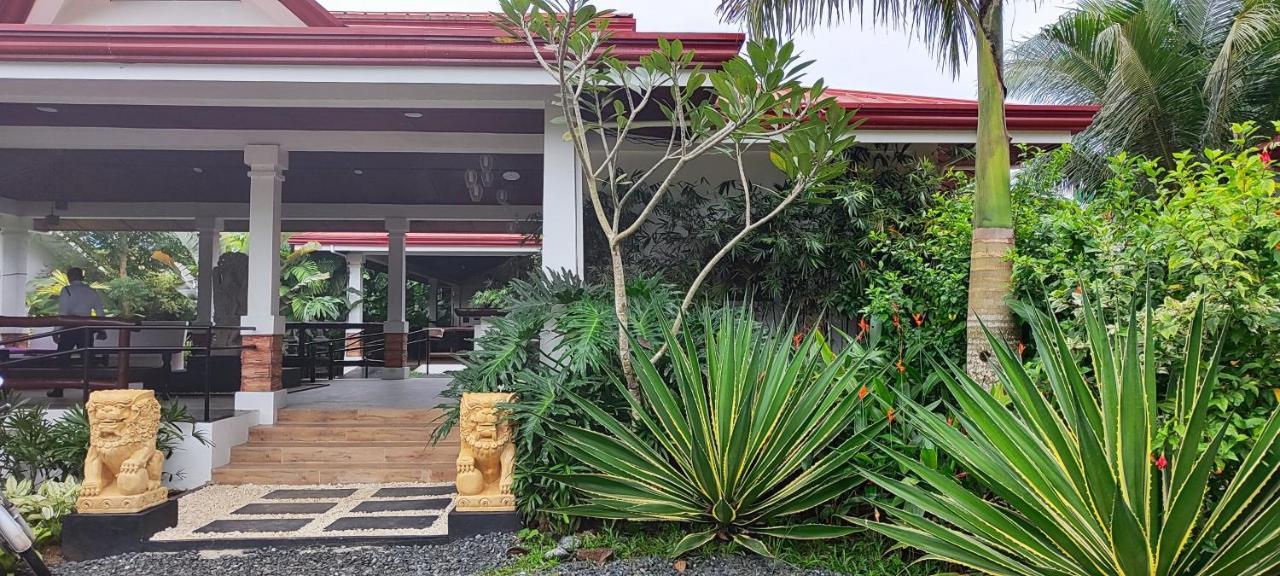 Carpe Diem Villas & Resort Puerto Princesa Exteriör bild